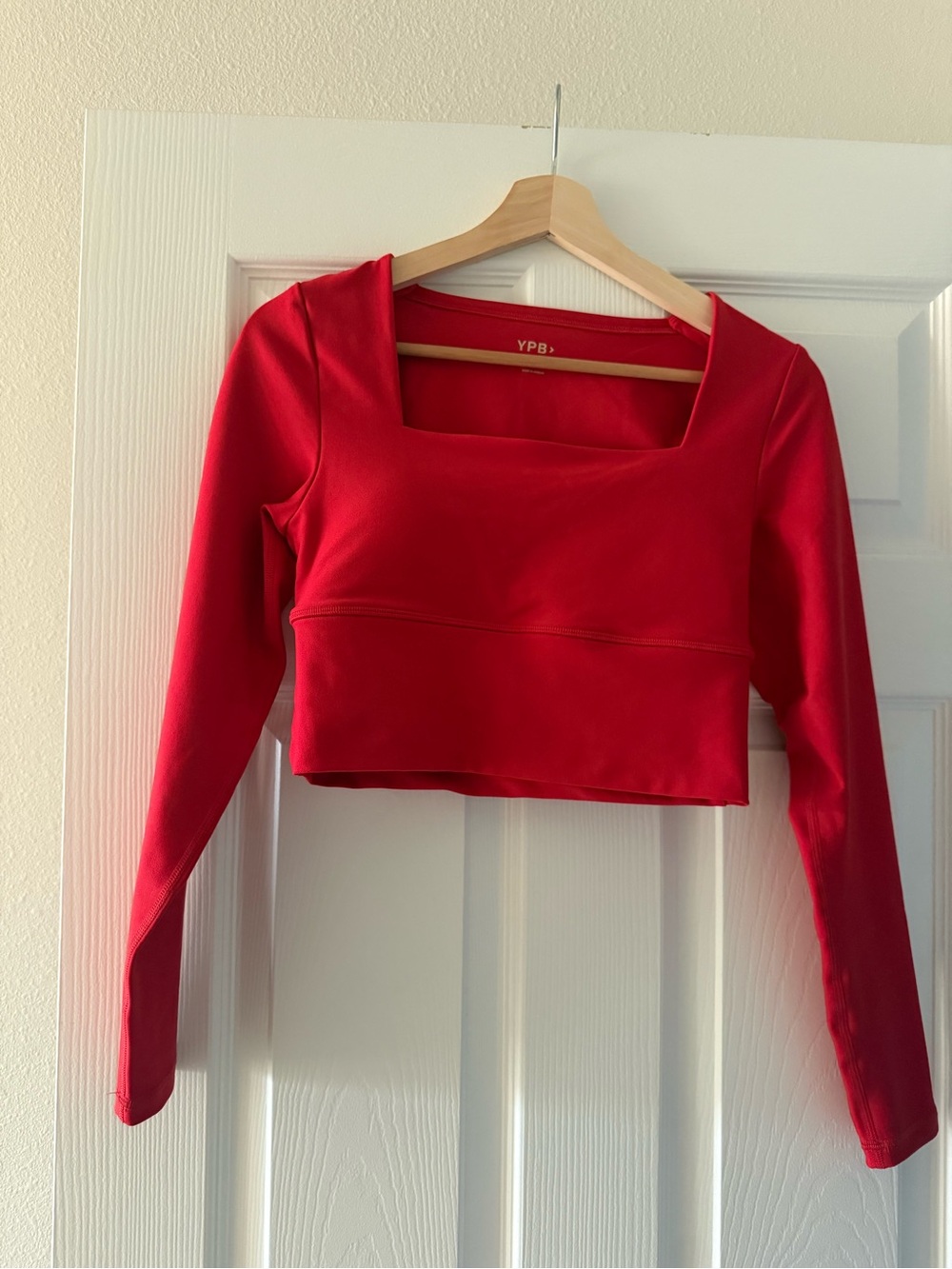 Abercrombie&Fitch YPB Activewear Cropped Top Red Long-Sleeve Square Neck Medium